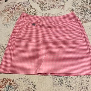 Lulu B women’s skirt. Stretchy material. Size 16.
